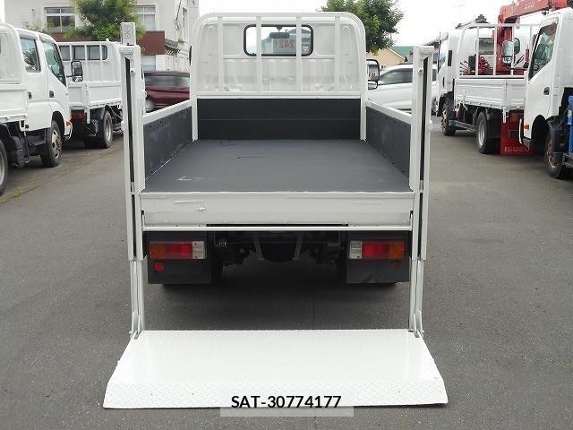 Toyota DYNA TRUCK 2013-11 8229744-8