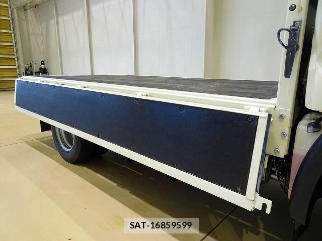 Toyota DYNA TRUCK 2018-09 8229722-23