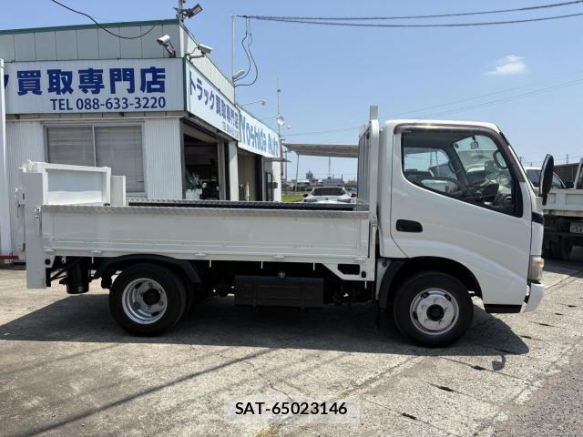 Toyota DYNA TRUCK 2007-10 8229745-3