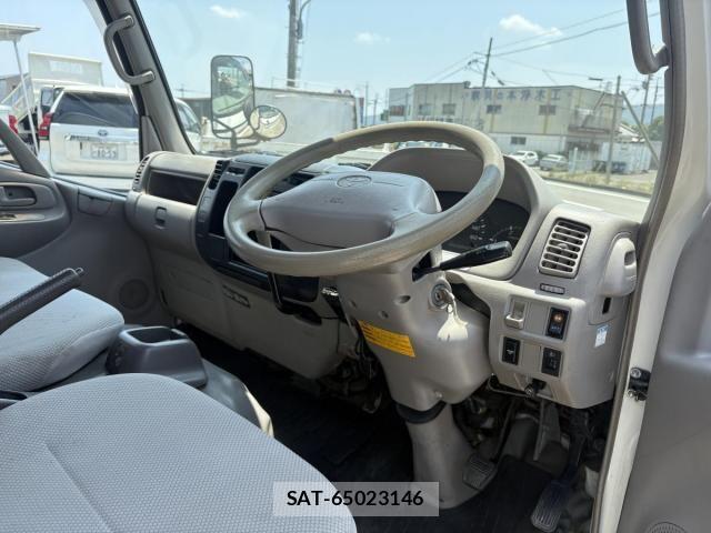 Toyota DYNA TRUCK 2007-10 8229745-5