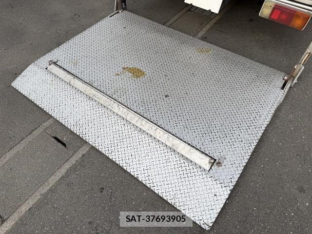Toyota DYNA TRUCK 2018-06 8229718-5