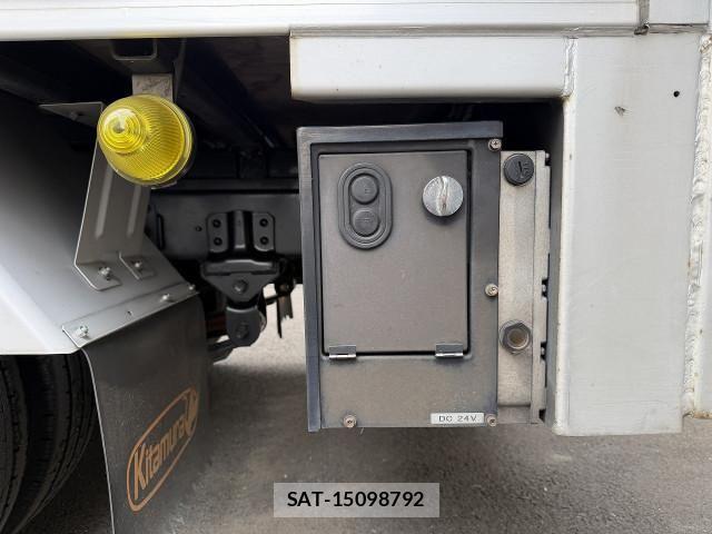Toyota DYNA TRUCK 2018-06 8229720-10