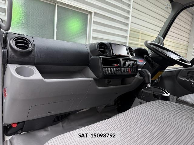 Toyota DYNA TRUCK 2018-06 8229720-20