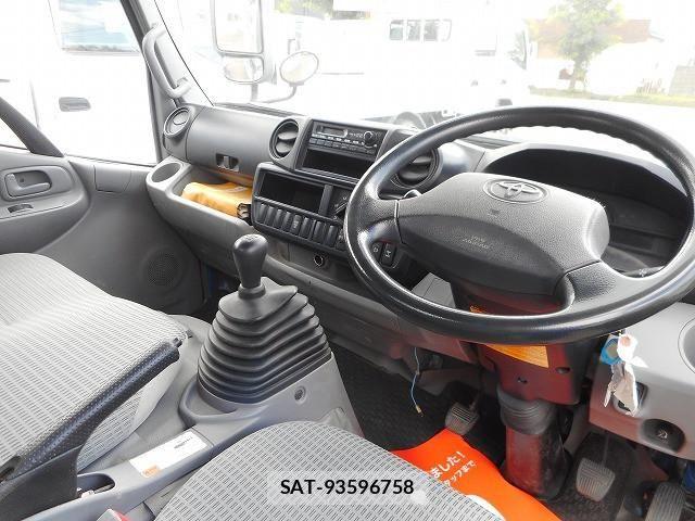Toyota DYNA TRUCK 2013-07 8229743-11