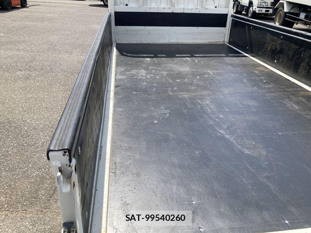 Toyota DYNA TRUCK 2013-06 8245110-12