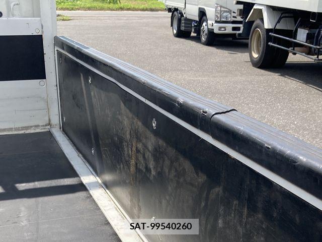Toyota DYNA TRUCK 2013-06 8245110-14