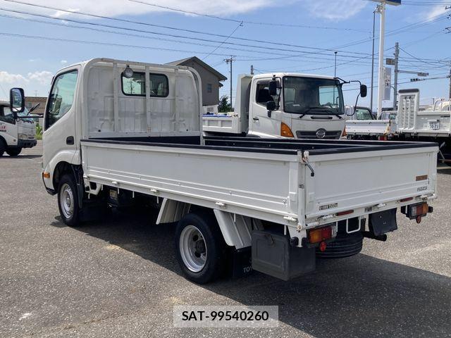 Toyota DYNA TRUCK 2013-06 8245110-3