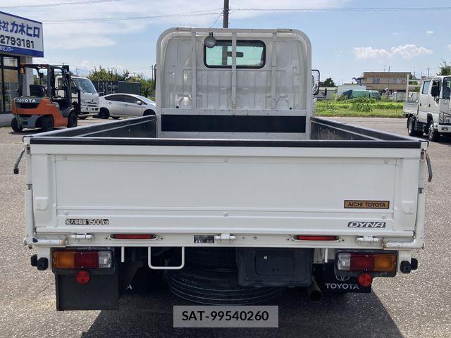 Toyota DYNA TRUCK 2013-06 8245110-4