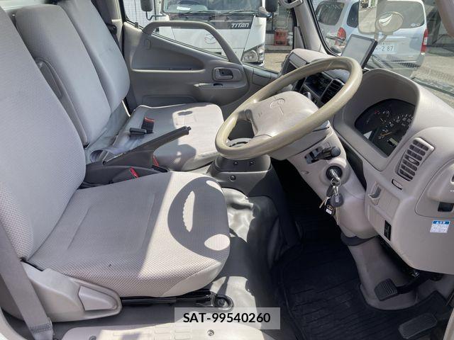 Toyota DYNA TRUCK 2013-06 8245110-7