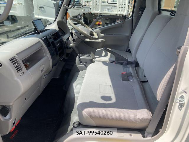 Toyota DYNA TRUCK 2013-06 8245110-8