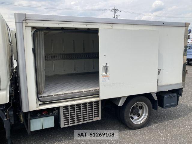 Toyota DYNA TRUCK 2015-12 8245108-12