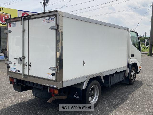 Toyota DYNA TRUCK 2015-12 8245108-3