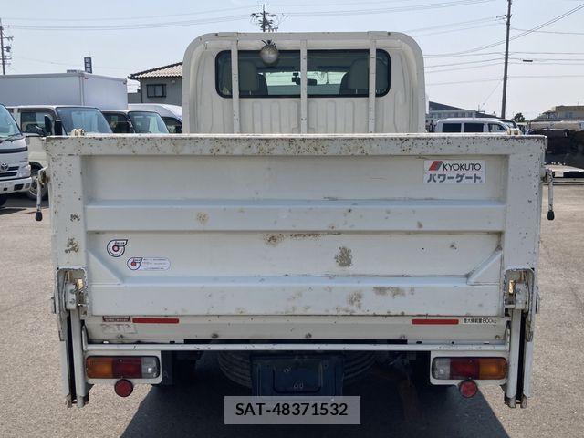 Toyota DYNA TRUCK 2013-04 8245109-4
