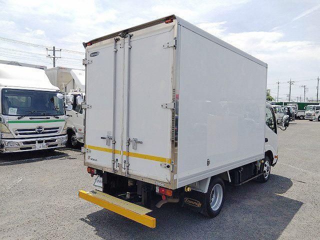 Toyota DYNA TRUCK 2015-09 8311086-2