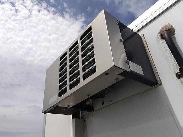 Toyota DYNA TRUCK 2015-09 8311086-4