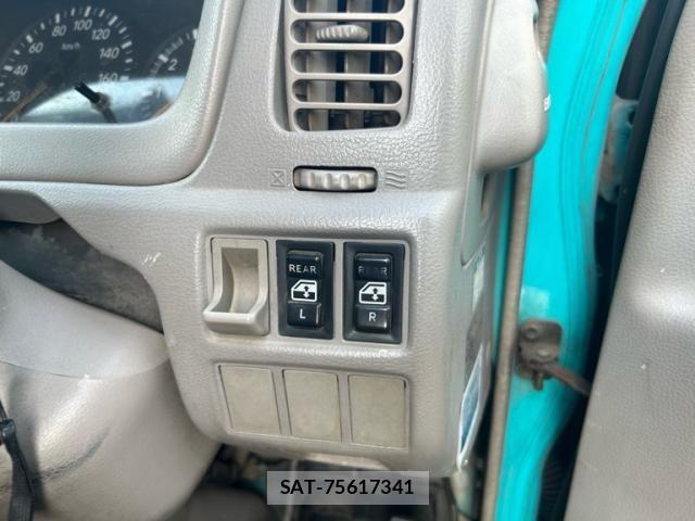 Toyota DYNA TRUCK 2004-12 8335647-13