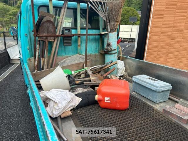 Toyota DYNA TRUCK 2004-12 8335647-26