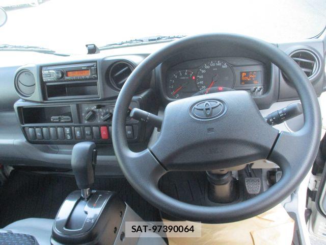 Toyota DYNA TRUCK 2026-06 8335637-8