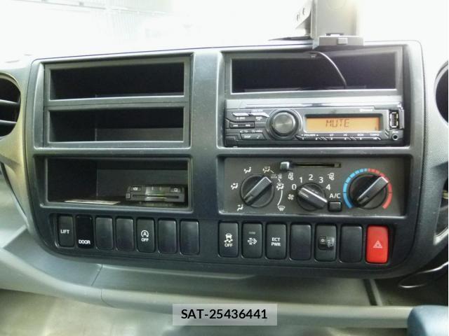 Toyota DYNA TRUCK 2020-01 8335638-28