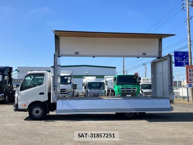 Toyota DYNA TRUCK 2022-05 8354348-4