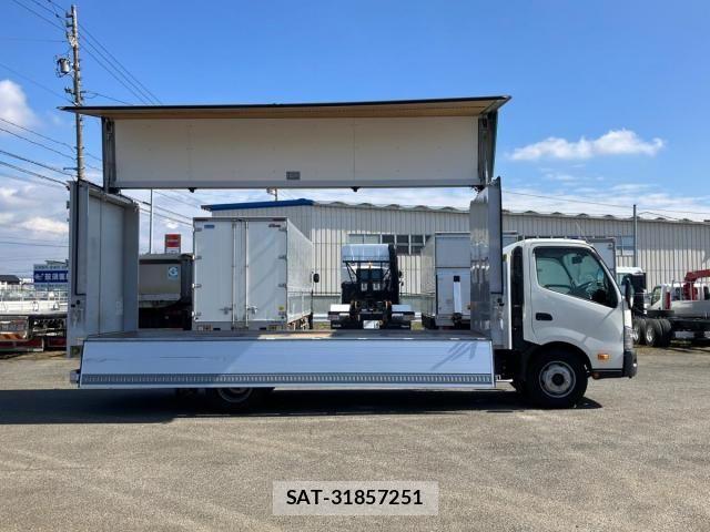Toyota DYNA TRUCK 2022-05 8354348-5