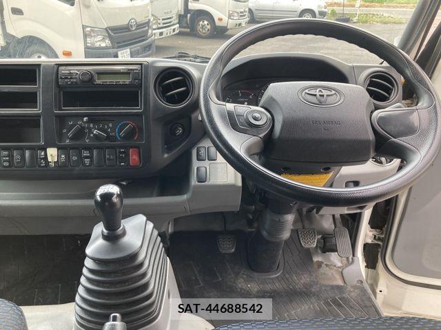 Toyota DYNA TRUCK 2021-06 8354355-6