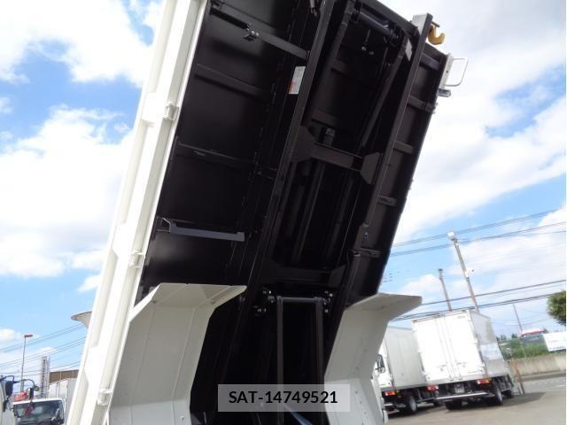 Toyota DYNA TRUCK 2026-07 8354350-8