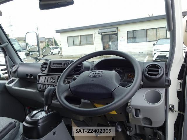 Toyota DYNA TRUCK 2026-05 8365670-14