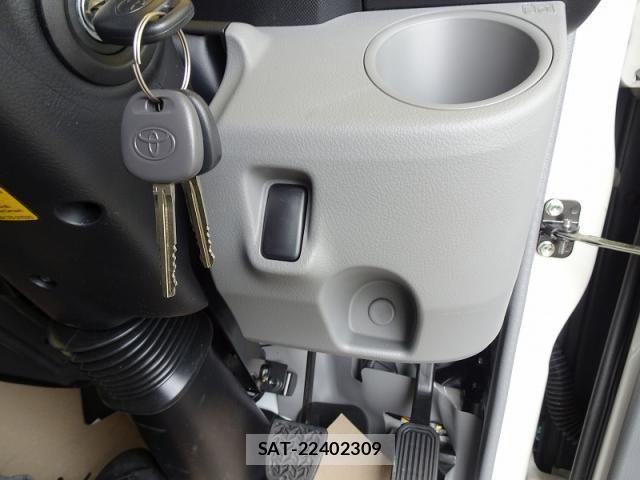 Toyota DYNA TRUCK 2026-05 8365670-17