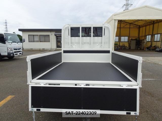 Toyota DYNA TRUCK 2026-05 8365670-5