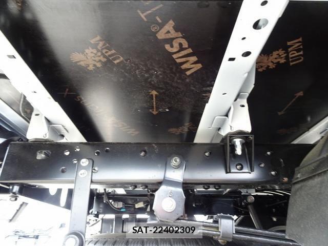 Toyota DYNA TRUCK 2026-05 8365670-8