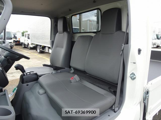 Toyota DYNA TRUCK 2026-04 8365671-13