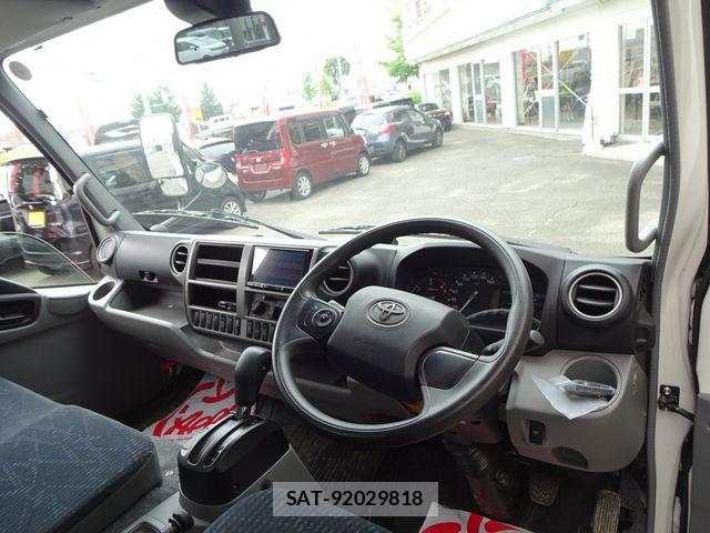 Toyota DYNA TRUCK 2024-06 8438082-17