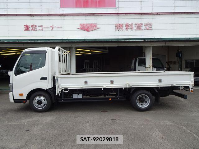 Toyota DYNA TRUCK 2024-06 8438082-8