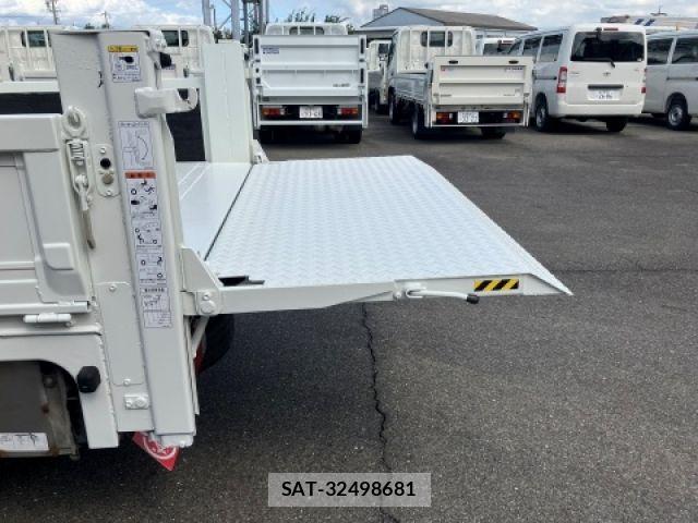 Toyota DYNA TRUCK 2005-06 8457394-6