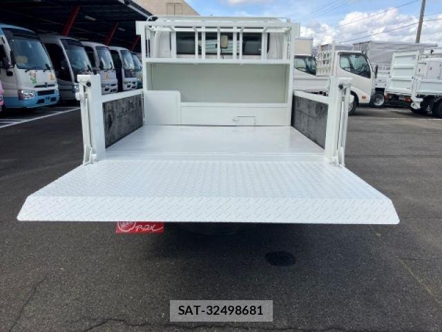 Toyota DYNA TRUCK 2005-06 8457394-7