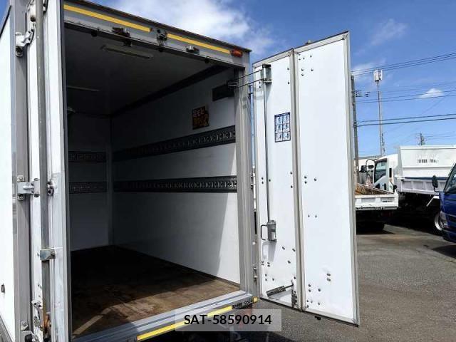 Toyota DYNA TRUCK 2020-05 8524595-11