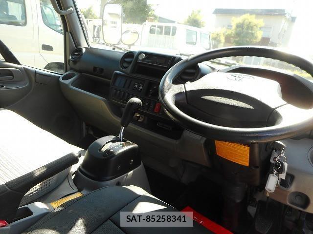 Toyota DYNA TRUCK 2017-01 8524602-11