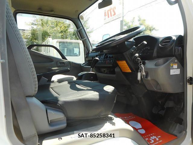 Toyota DYNA TRUCK 2017-01 8524602-12