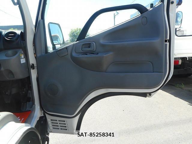 Toyota DYNA TRUCK 2017-01 8524602-13