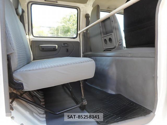 Toyota DYNA TRUCK 2017-01 8524602-14