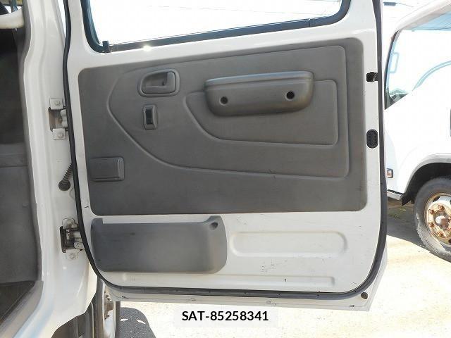 Toyota DYNA TRUCK 2017-01 8524602-15