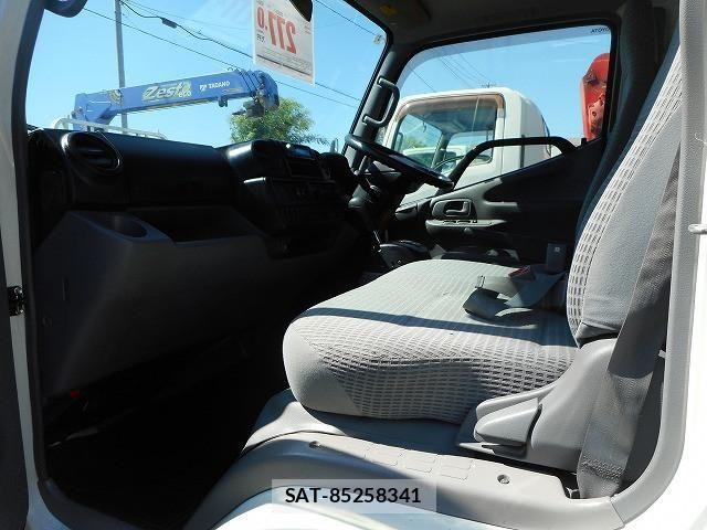 Toyota DYNA TRUCK 2017-01 8524602-17