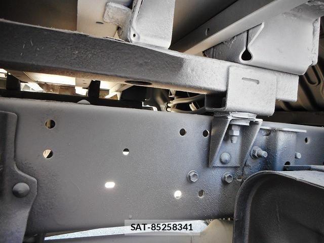 Toyota DYNA TRUCK 2017-01 8524602-23