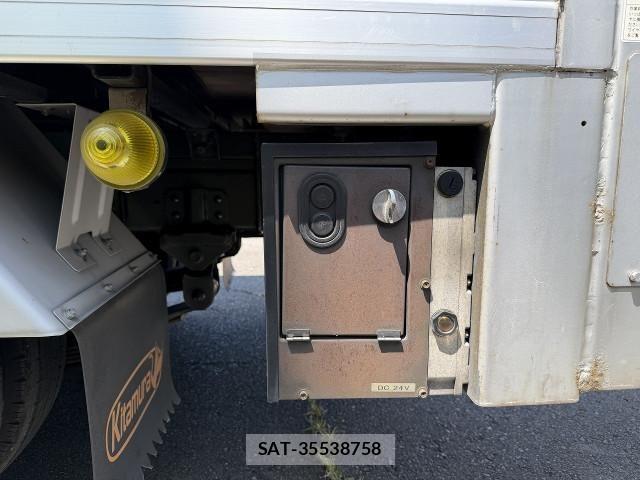 Toyota DYNA TRUCK 2018-06 8524590-11