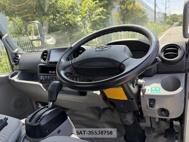 Toyota DYNA TRUCK 2018-06 8524590-17