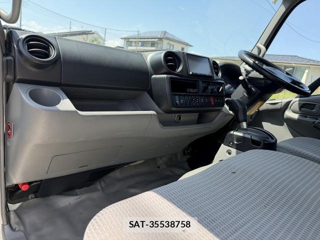 Toyota DYNA TRUCK 2018-06 8524590-21