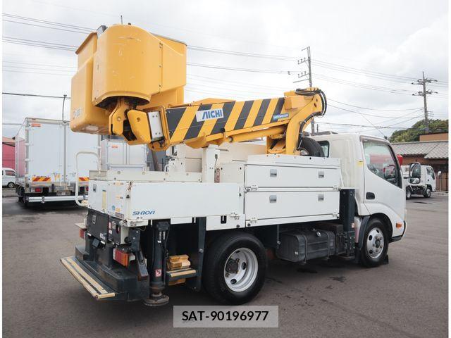 Toyota DYNA TRUCK 2013-02 8795837-2