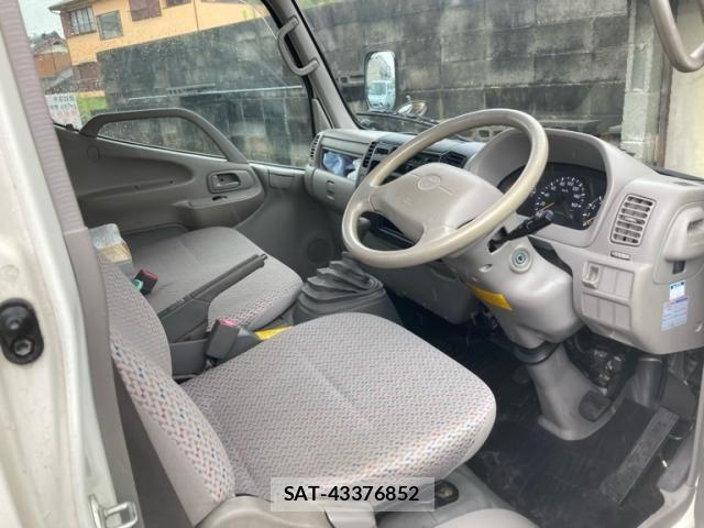 Toyota DYNA TRUCK 2005-01 8828828-9