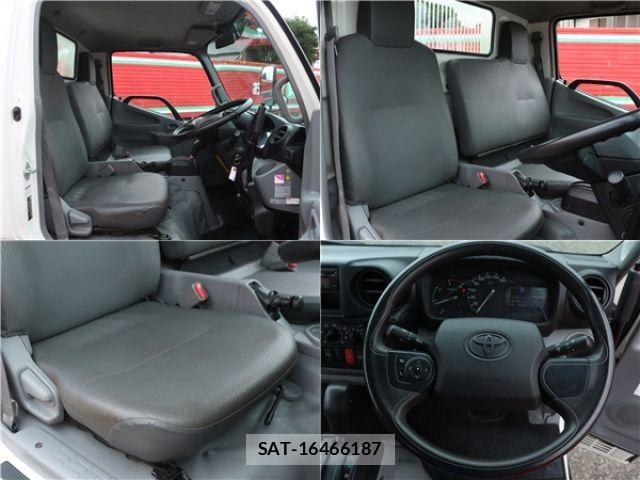 Toyota DYNA TRUCK 2020-06 8828822-23